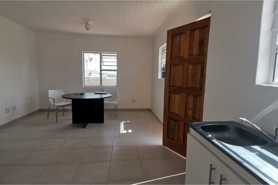 2 Bedroom Property for Sale in Dalvale Western Cape